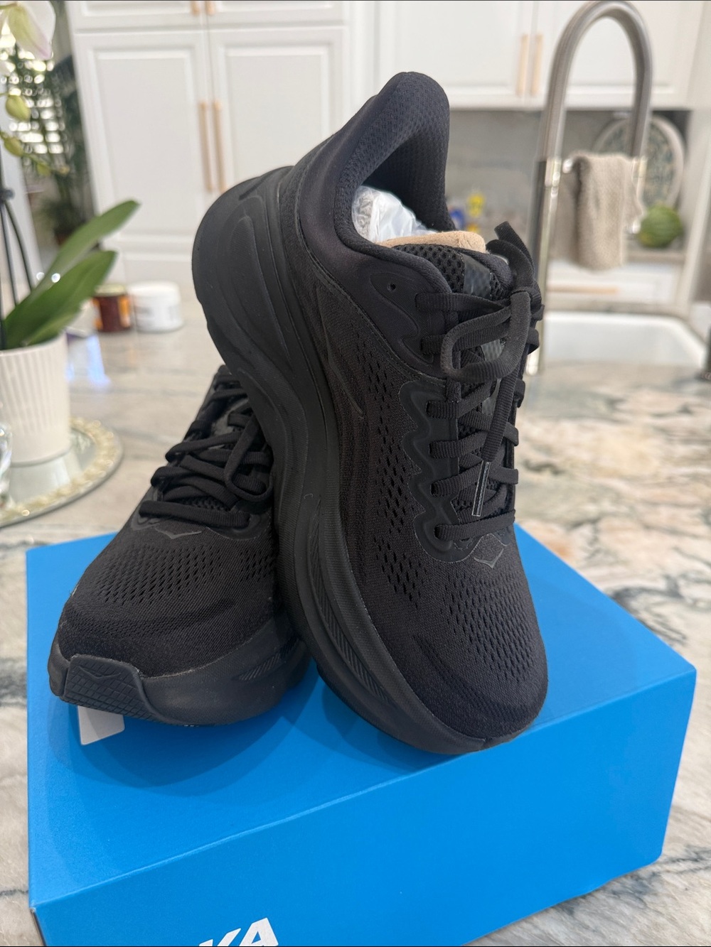 Hoka Bondi 9 Black Performance Running Sneakers Size 8.5 Wide width - Picture 2 of 10